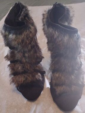 Paper Fox Faux Fur Open-Toe Ankle Heels in Gray And Black